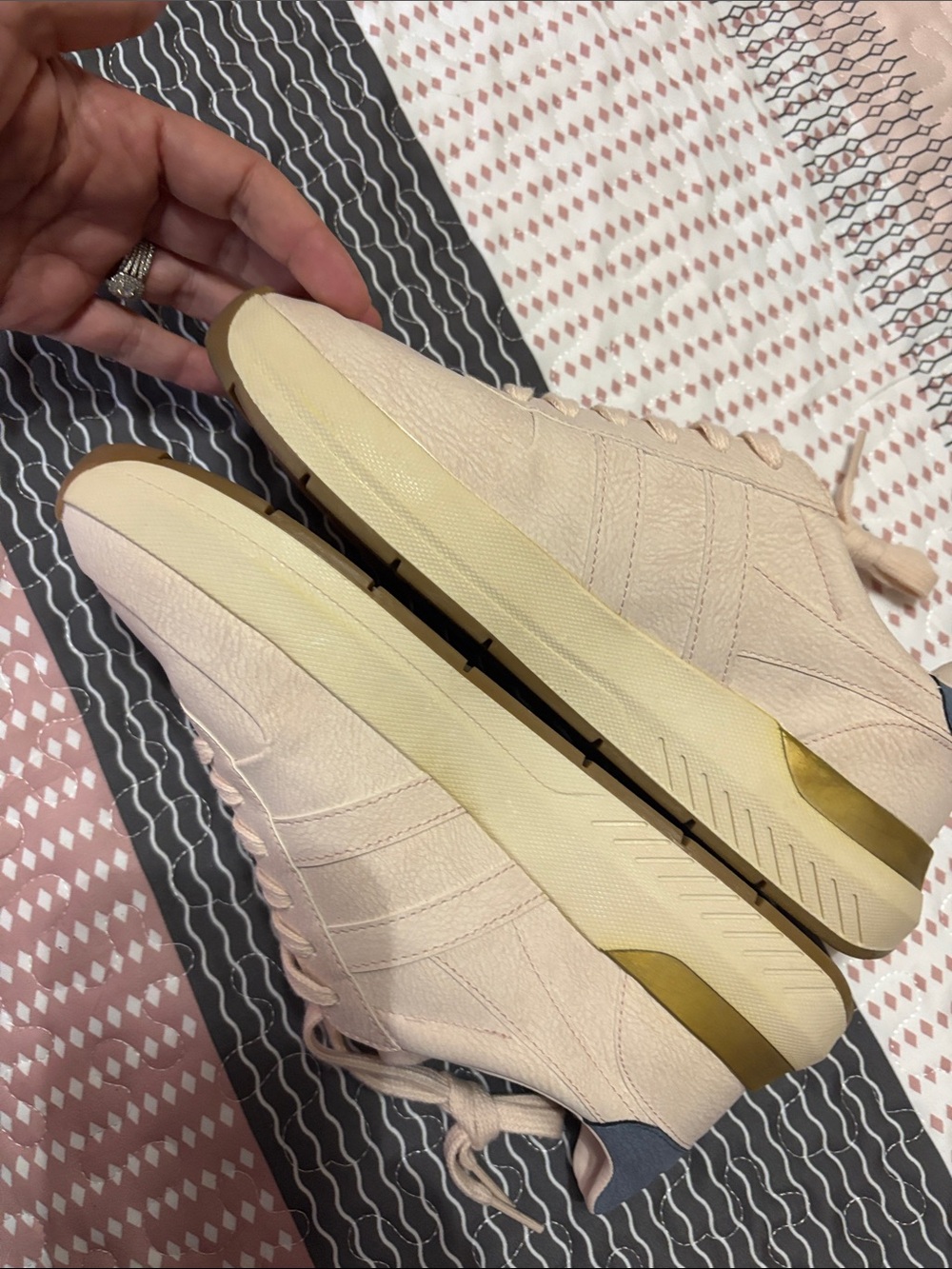 Gola Women’s Pale Pink and blue Retro Low-Top Sneakers - Picture 7 of 7